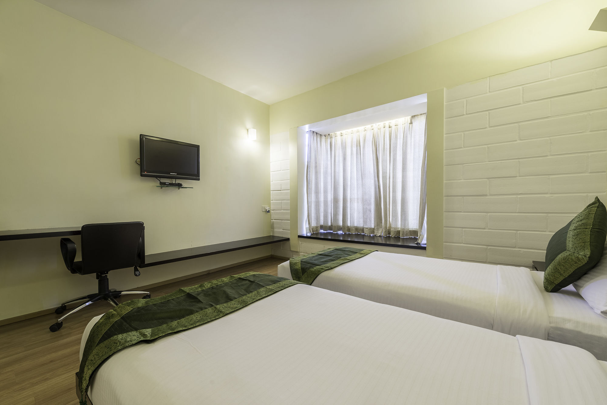 Treebo Trend Spektrum Suites Mysore Exterior foto