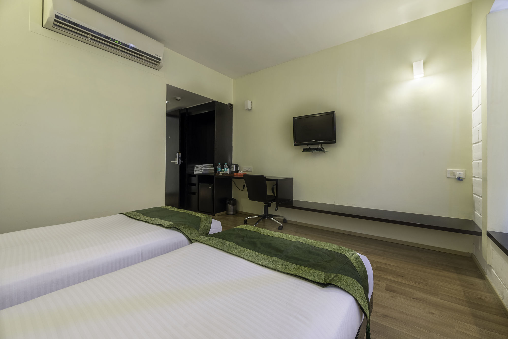 Treebo Trend Spektrum Suites Mysore Exterior foto