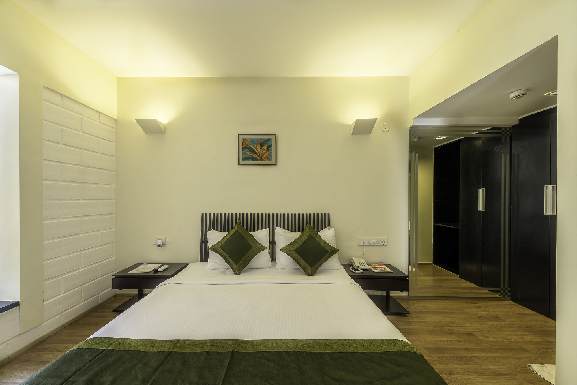 Treebo Trend Spektrum Suites Mysore Exterior foto